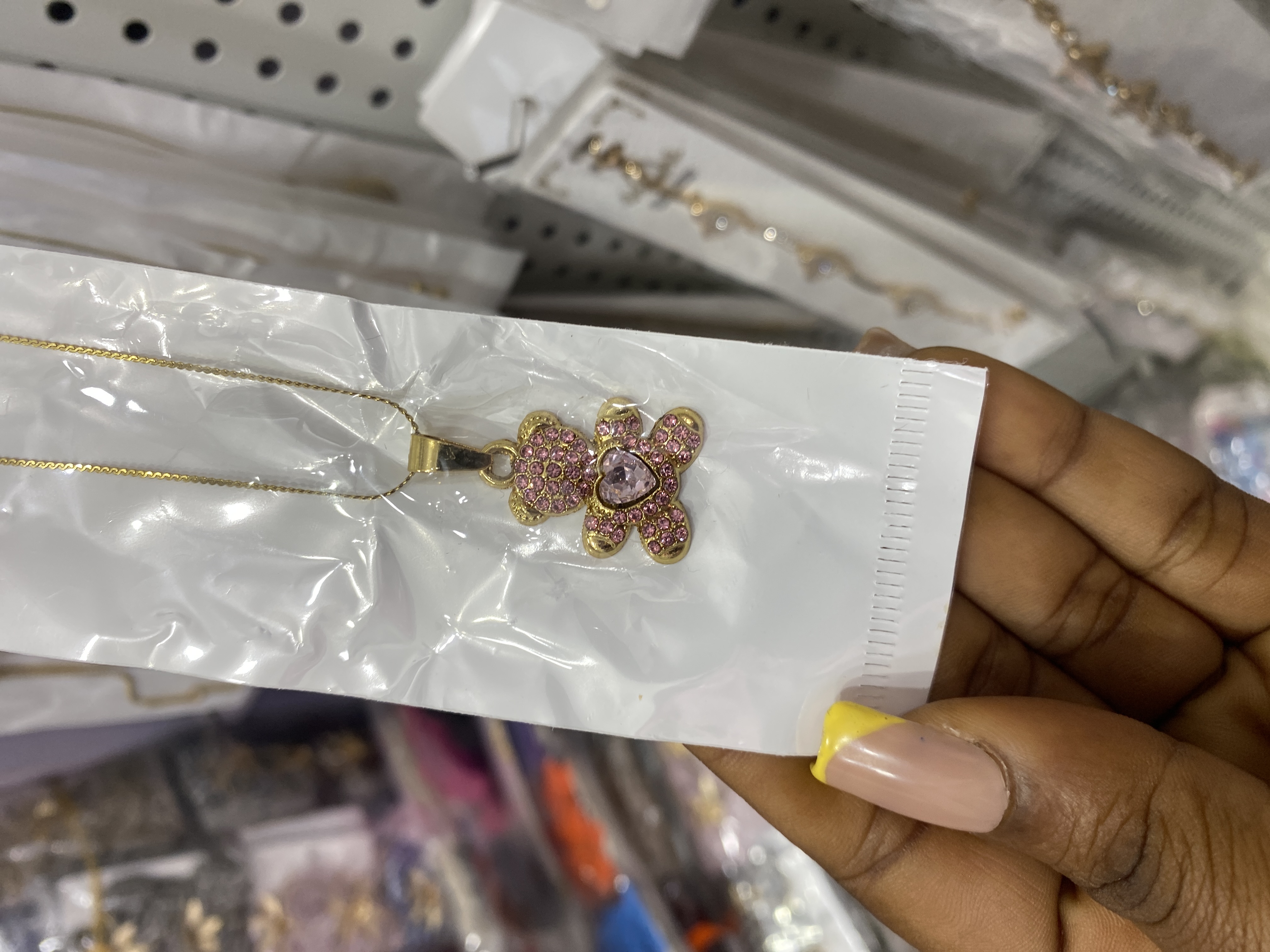 Teddy pendant necklace